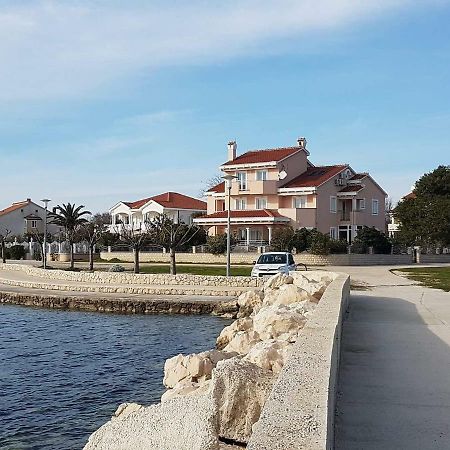 Apartmani Lorena Привлака Экстерьер фото
